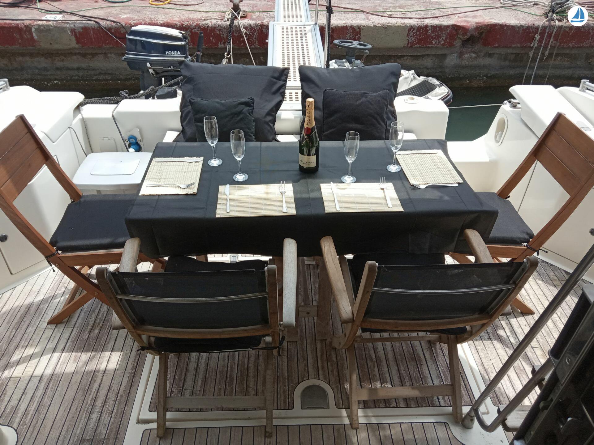 صور Azimut Az40 17