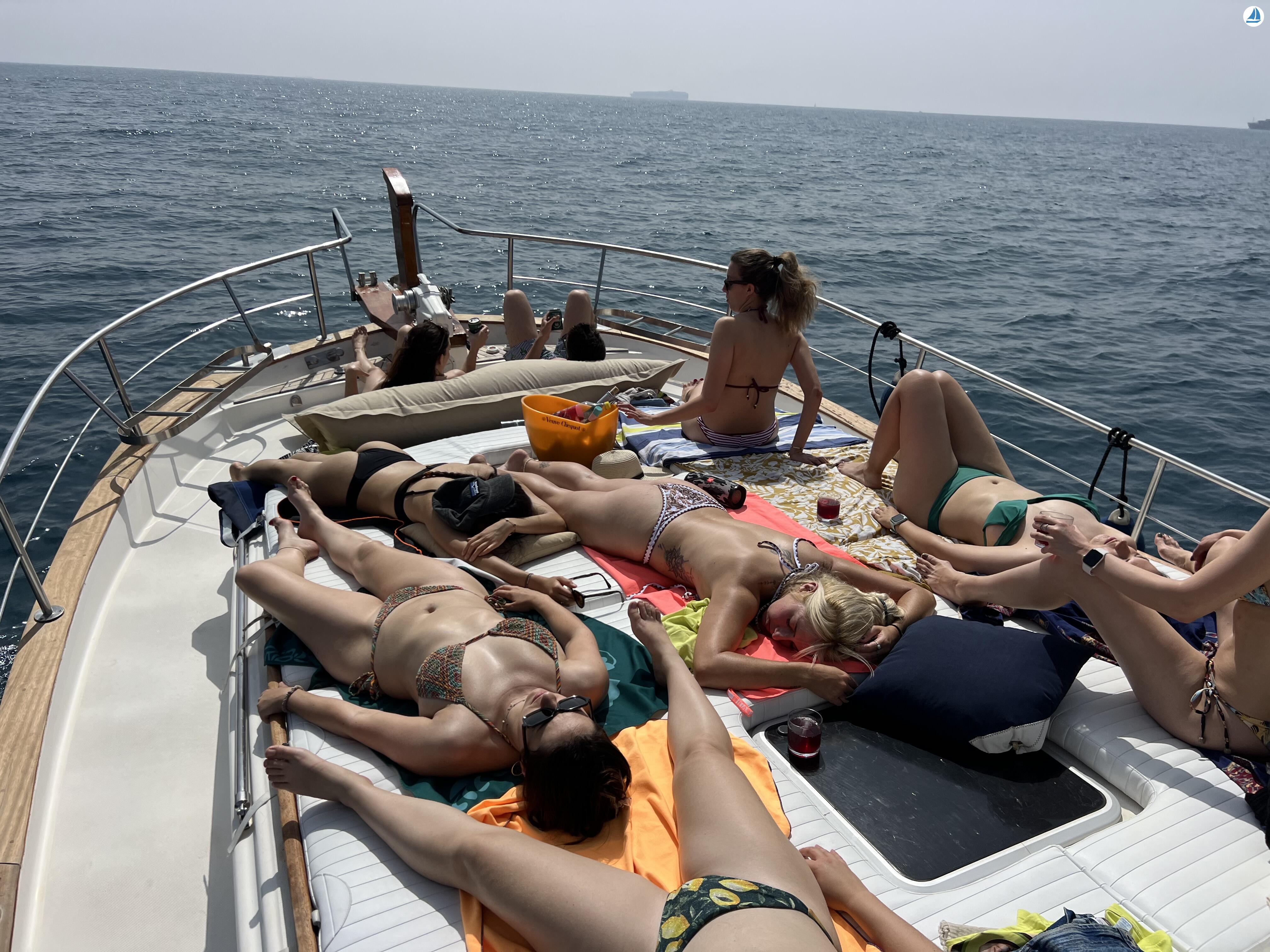 صور Patron Profesional de embarcaron de recreo 13