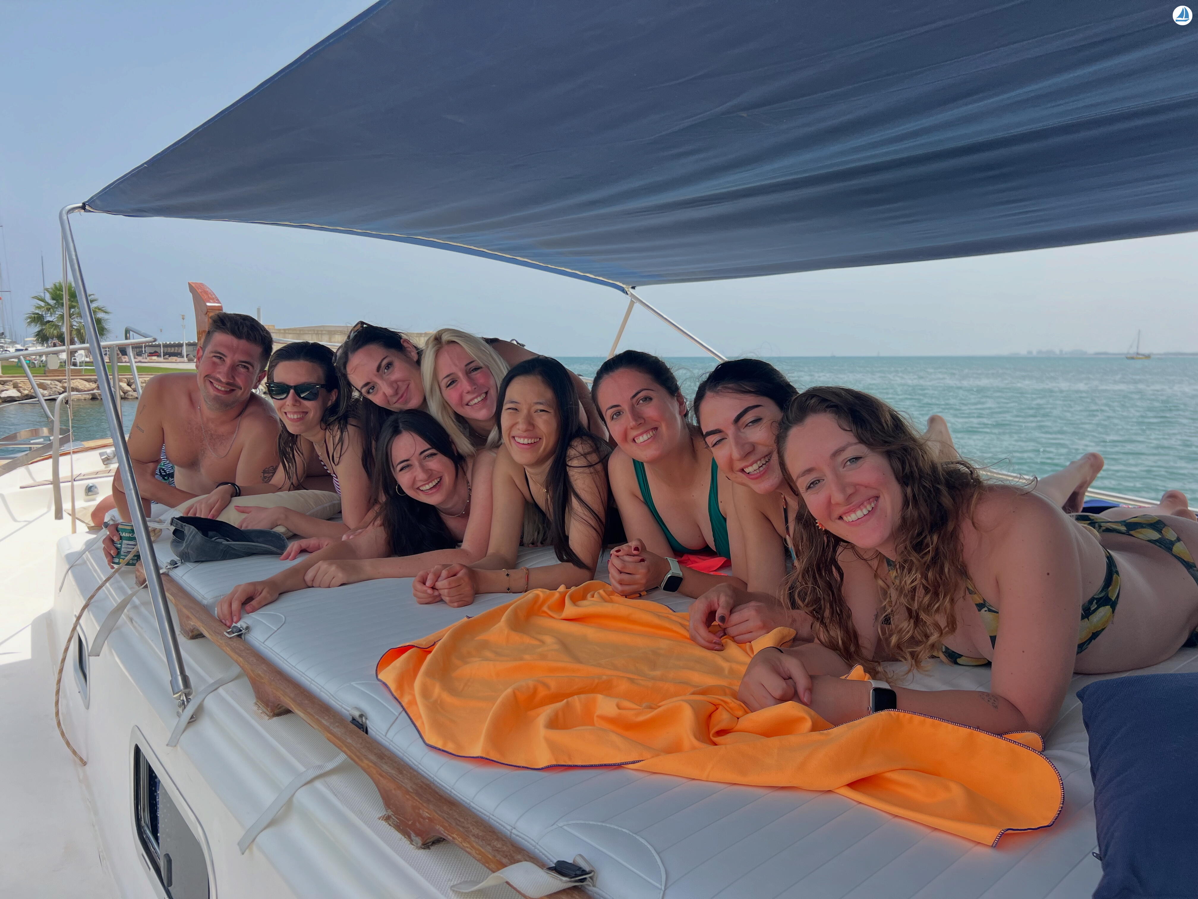 صور Patron Profesional de embarcaron de recreo 15