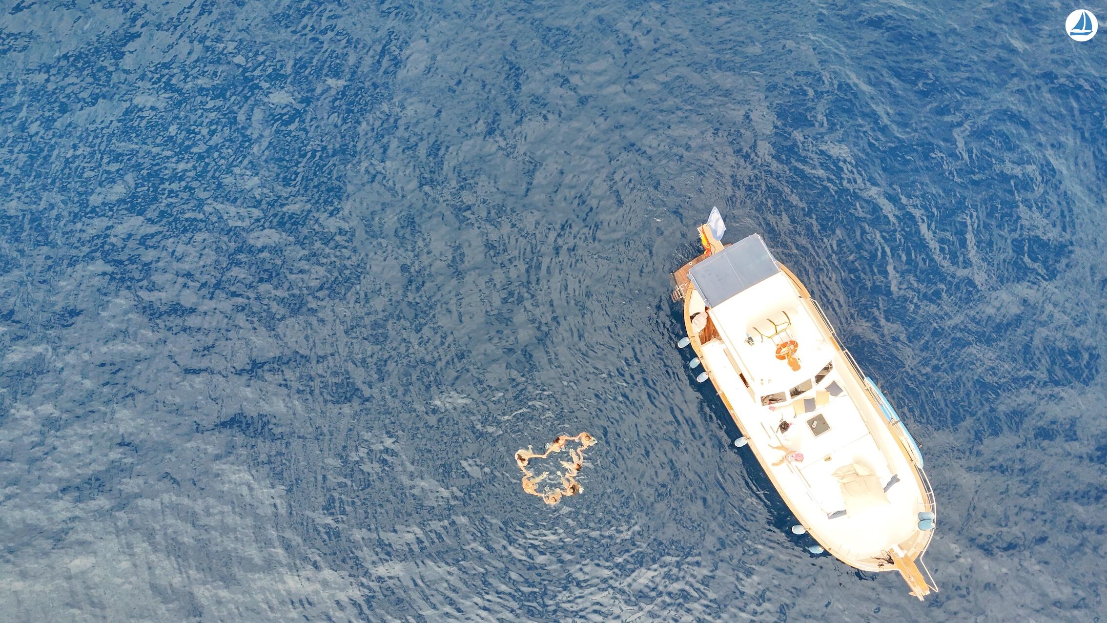 صور Patron Profesional de embarcaron de recreo 5