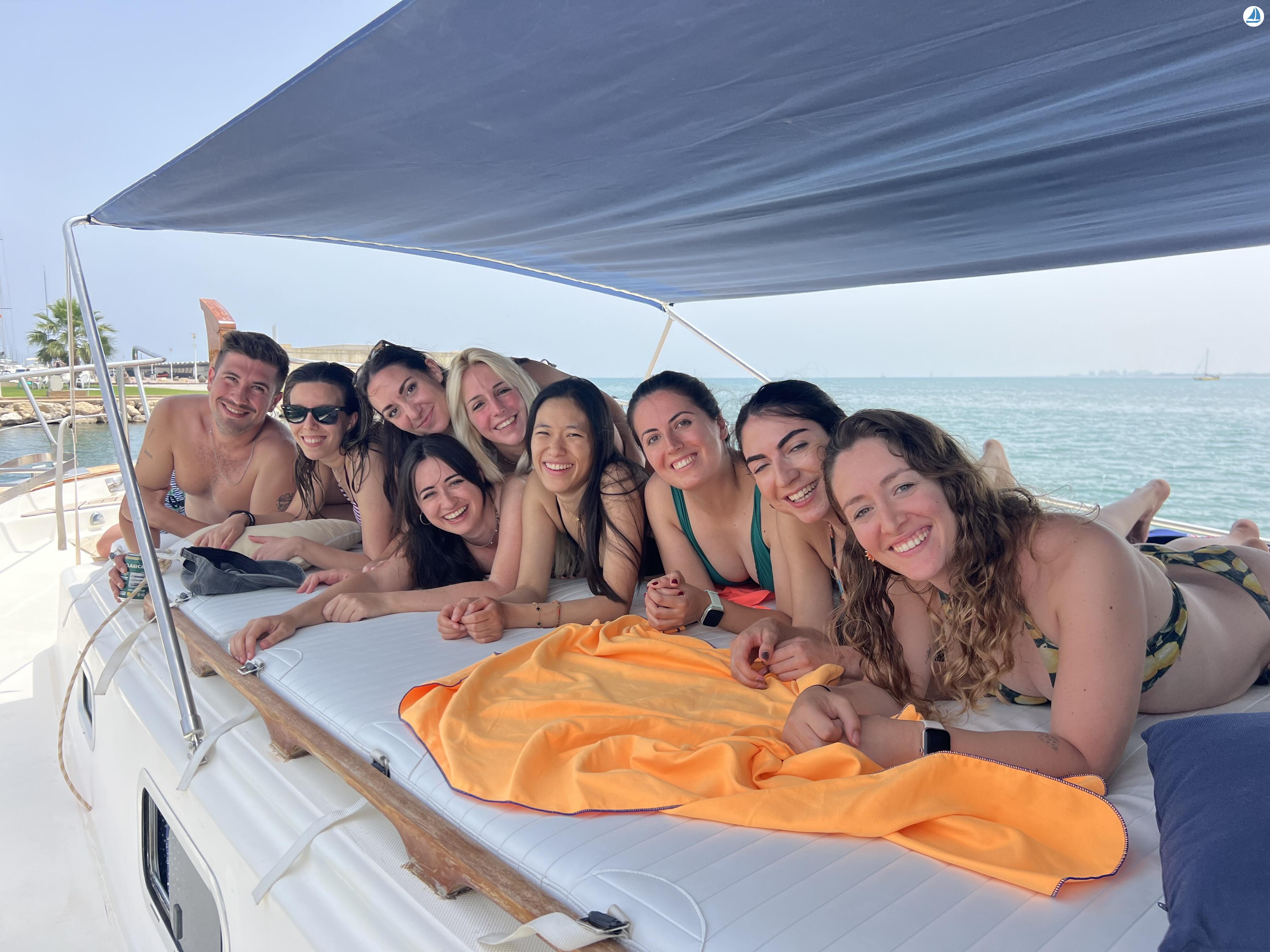 صور Patron Profesional de embarcaron de recreo 12