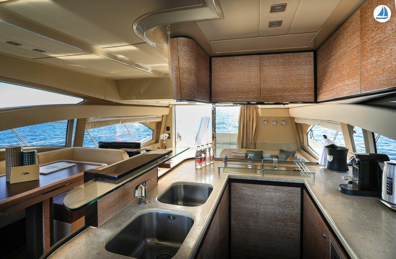 صور Azimut Fly Bridge 58 5
