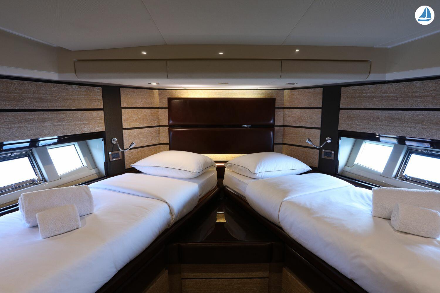 صور Azimut Fly Bridge 58 10