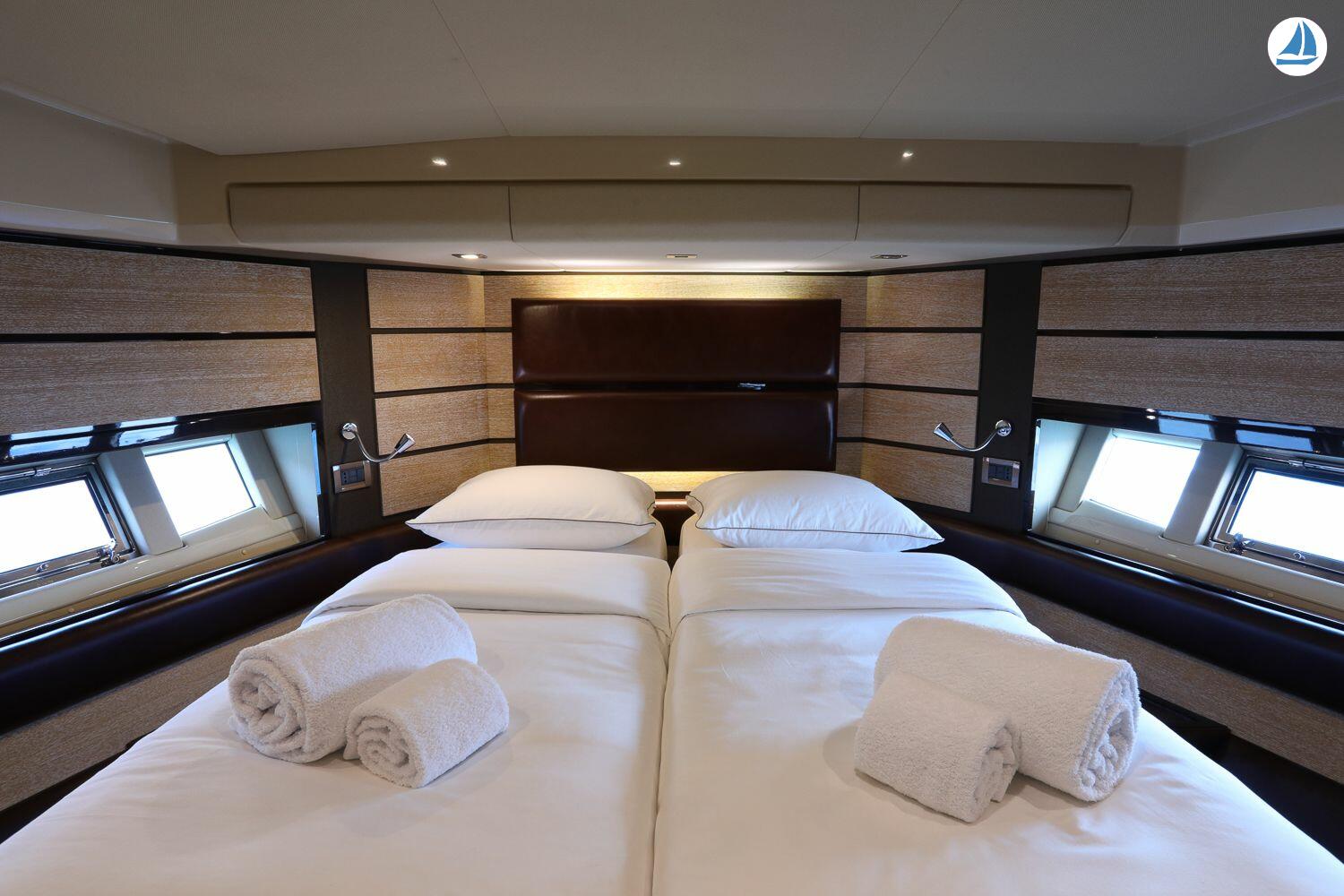 صور Azimut Fly Bridge 58 11