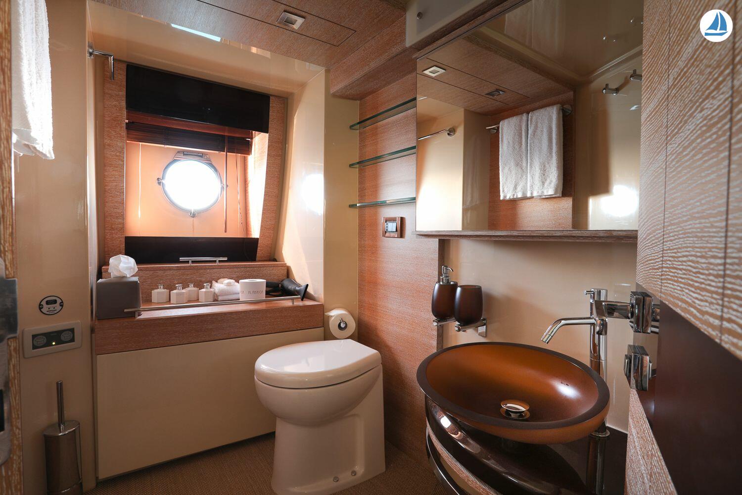 صور Azimut Fly Bridge 58 13