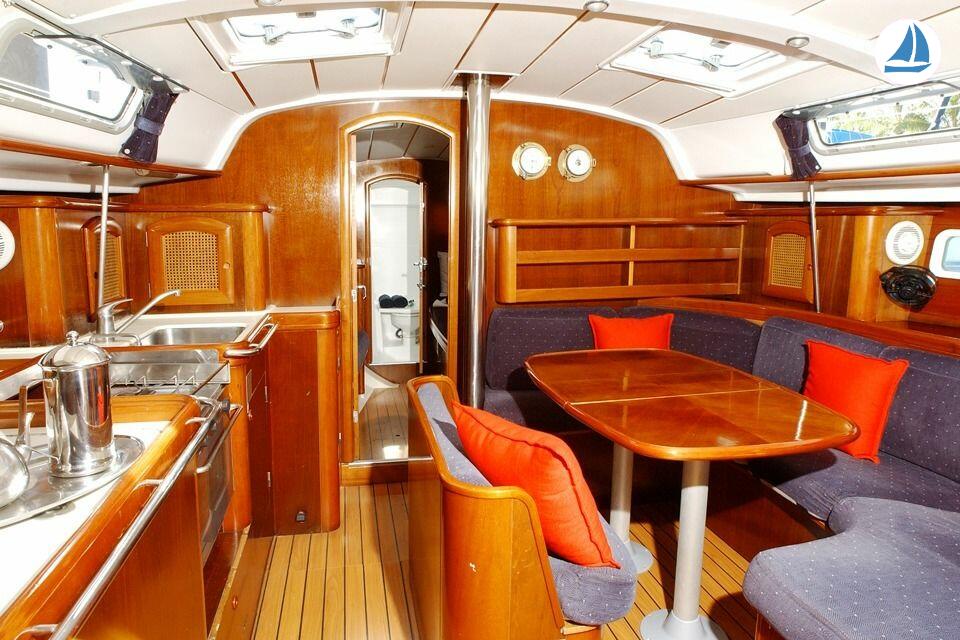 صور Beneteau OCEANIS 411 2