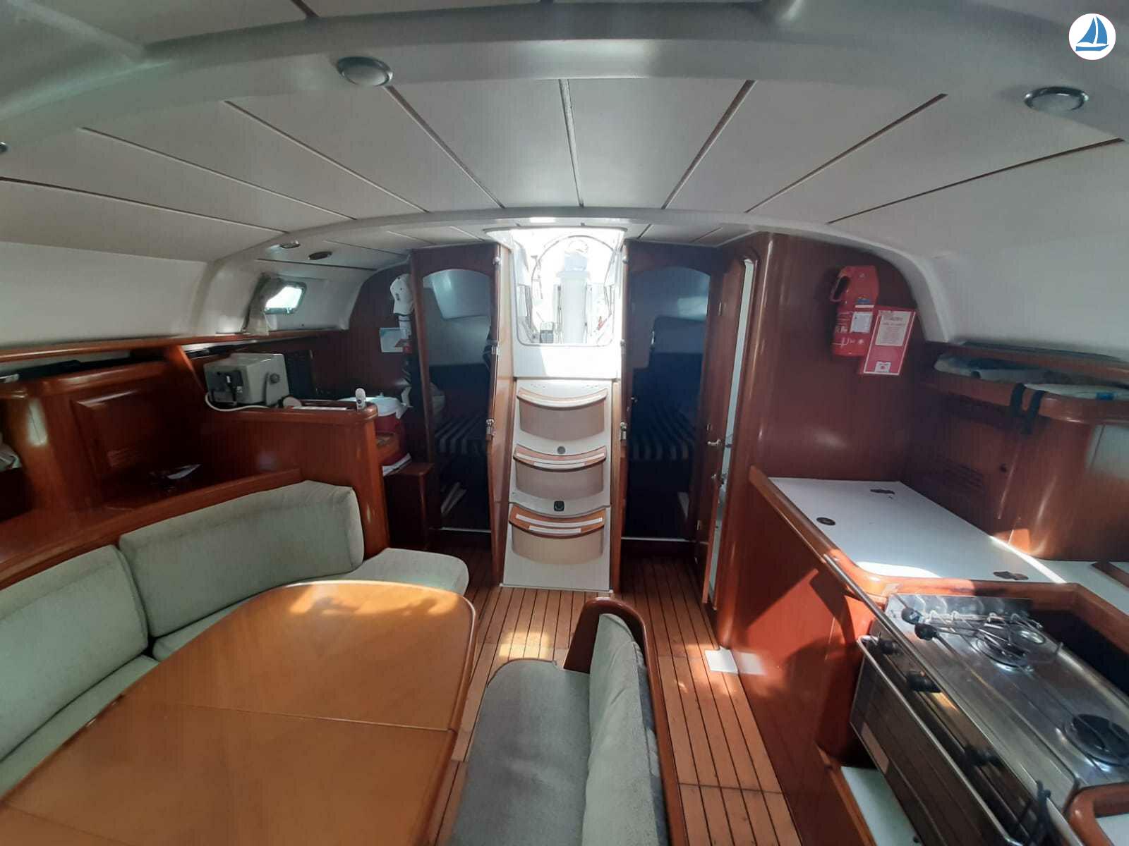 صور Beneteau OCEANIS 411 3
