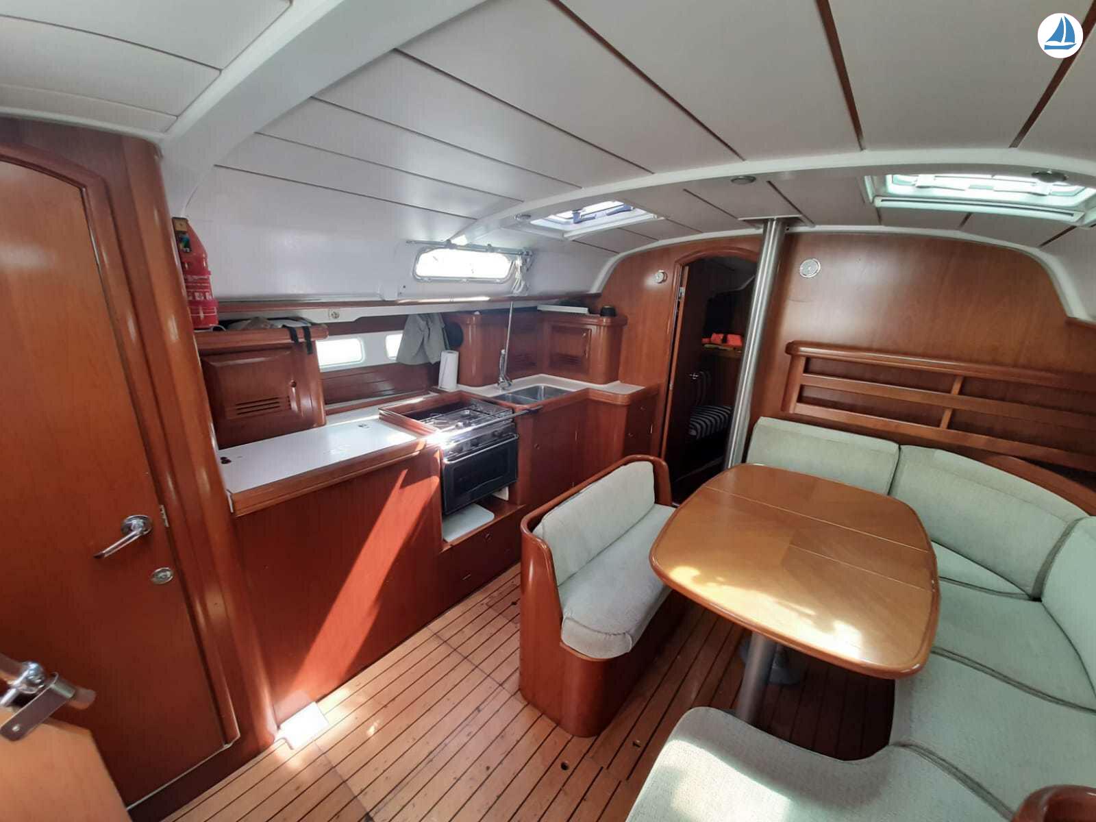 صور Beneteau OCEANIS 411 5