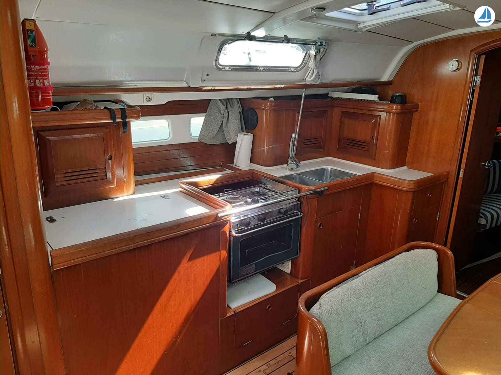 صور Beneteau OCEANIS 411 6