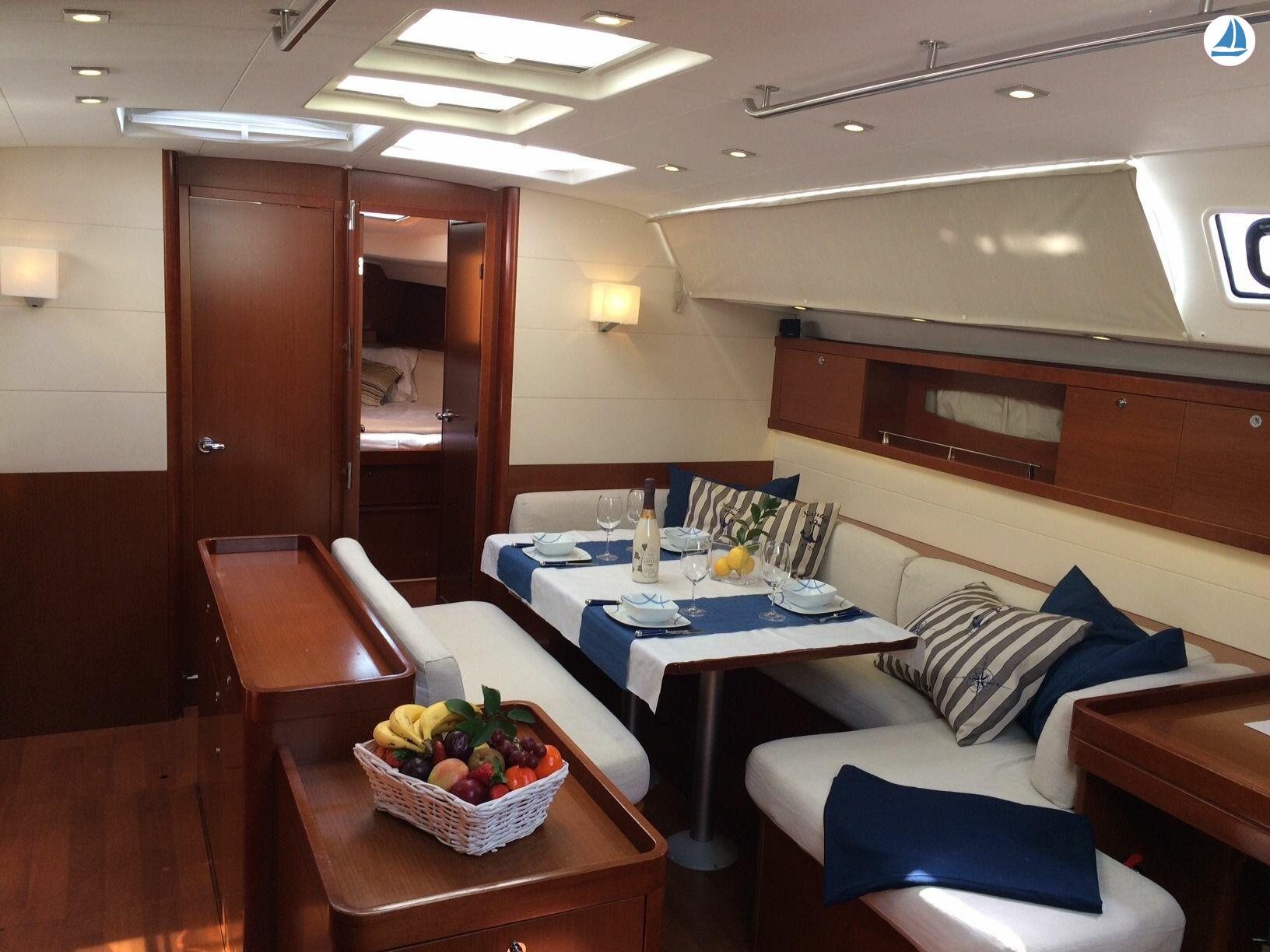 صور Beneteau Oceanis 50 Grand Family 8