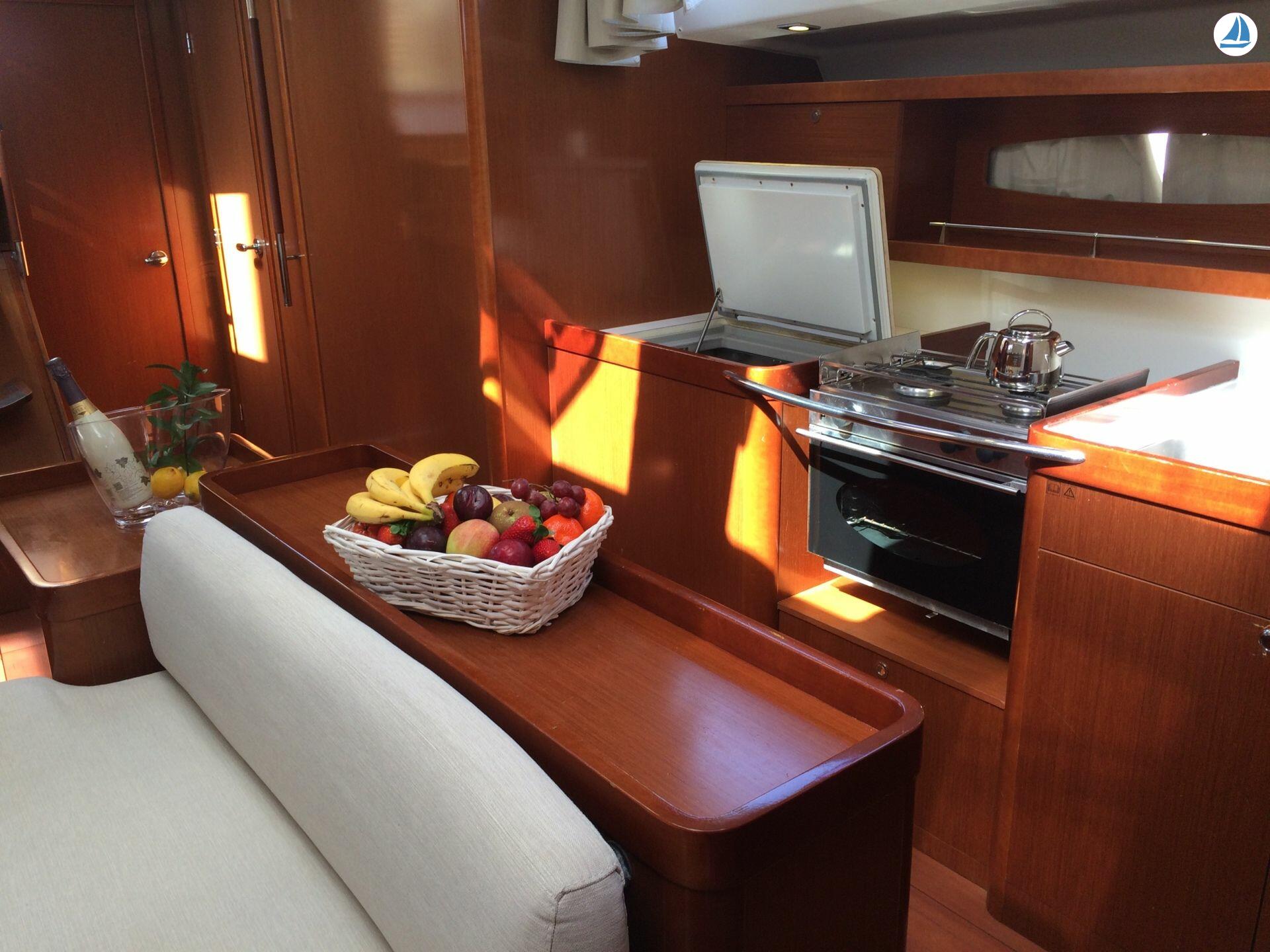 صور Beneteau Oceanis 50 Grand Family 13