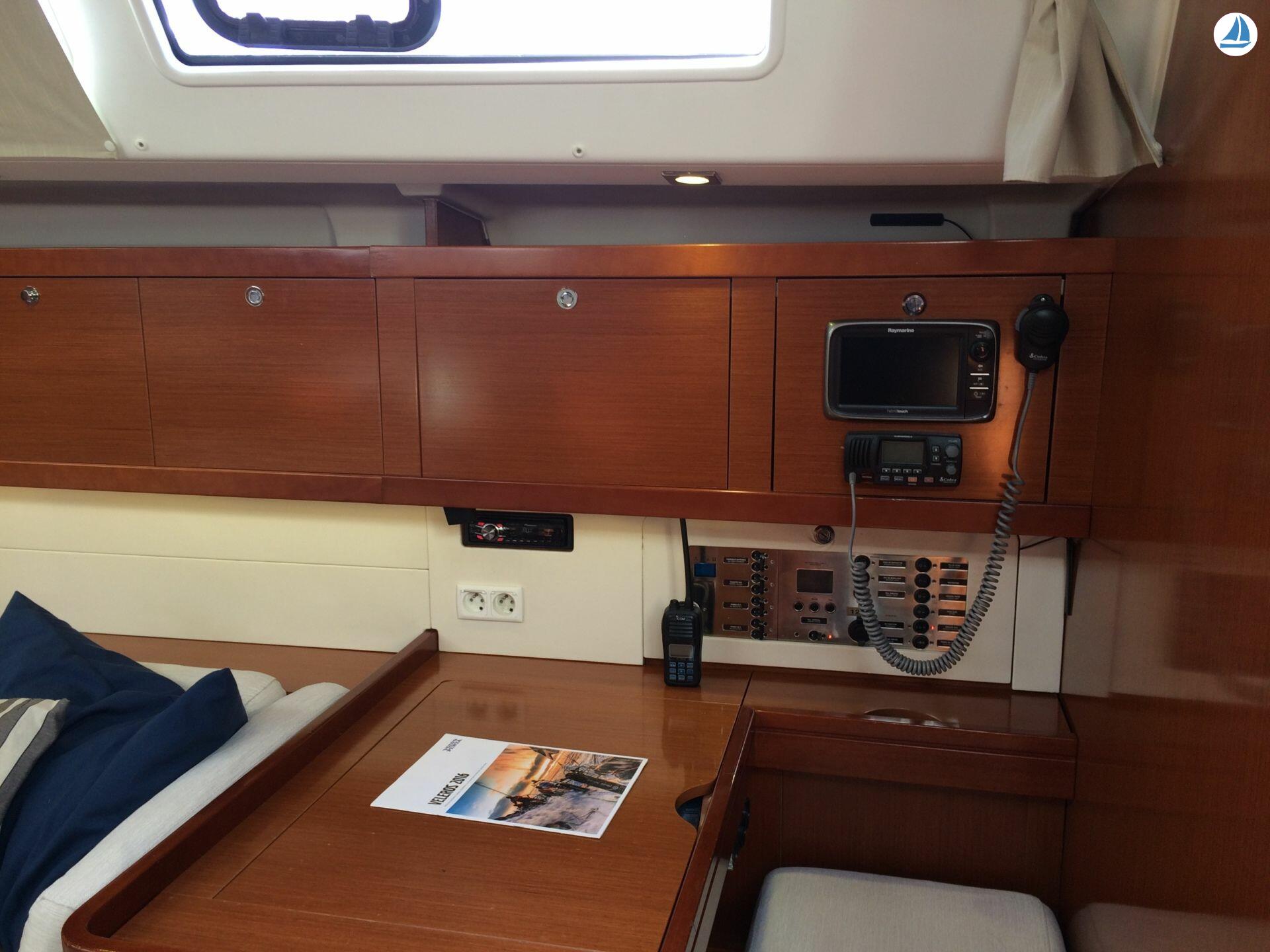 صور Beneteau Oceanis 50 Grand Family 16