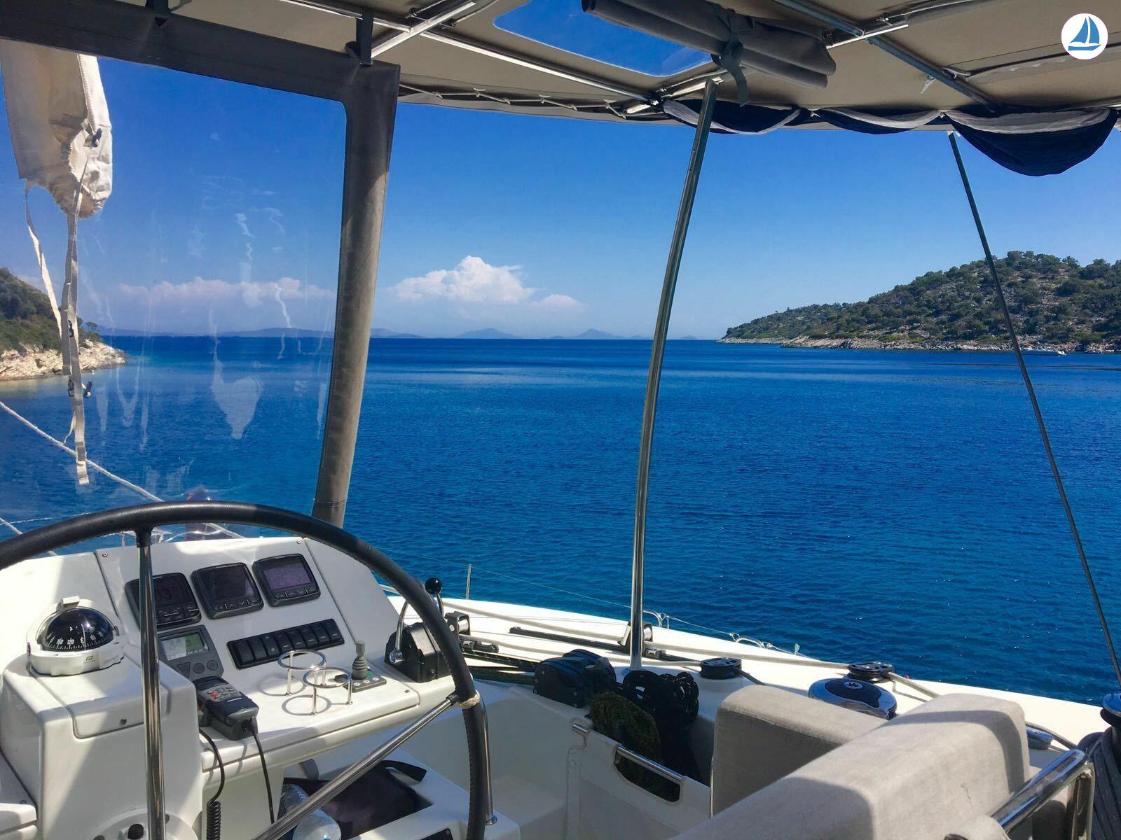 صور Lagoon Catamarans 560 2