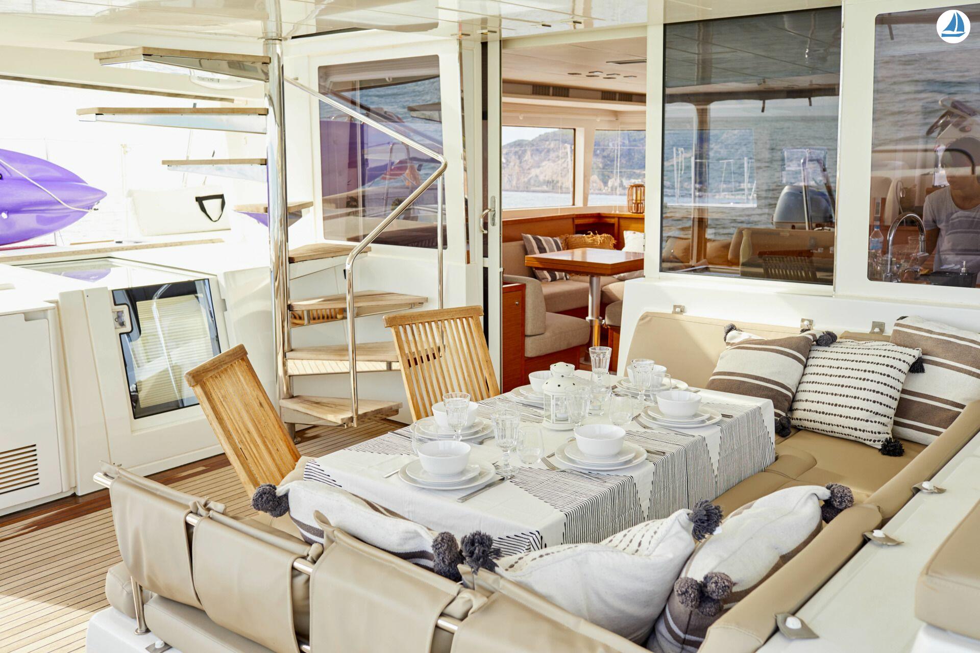 صور Lagoon Catamarans 560 7