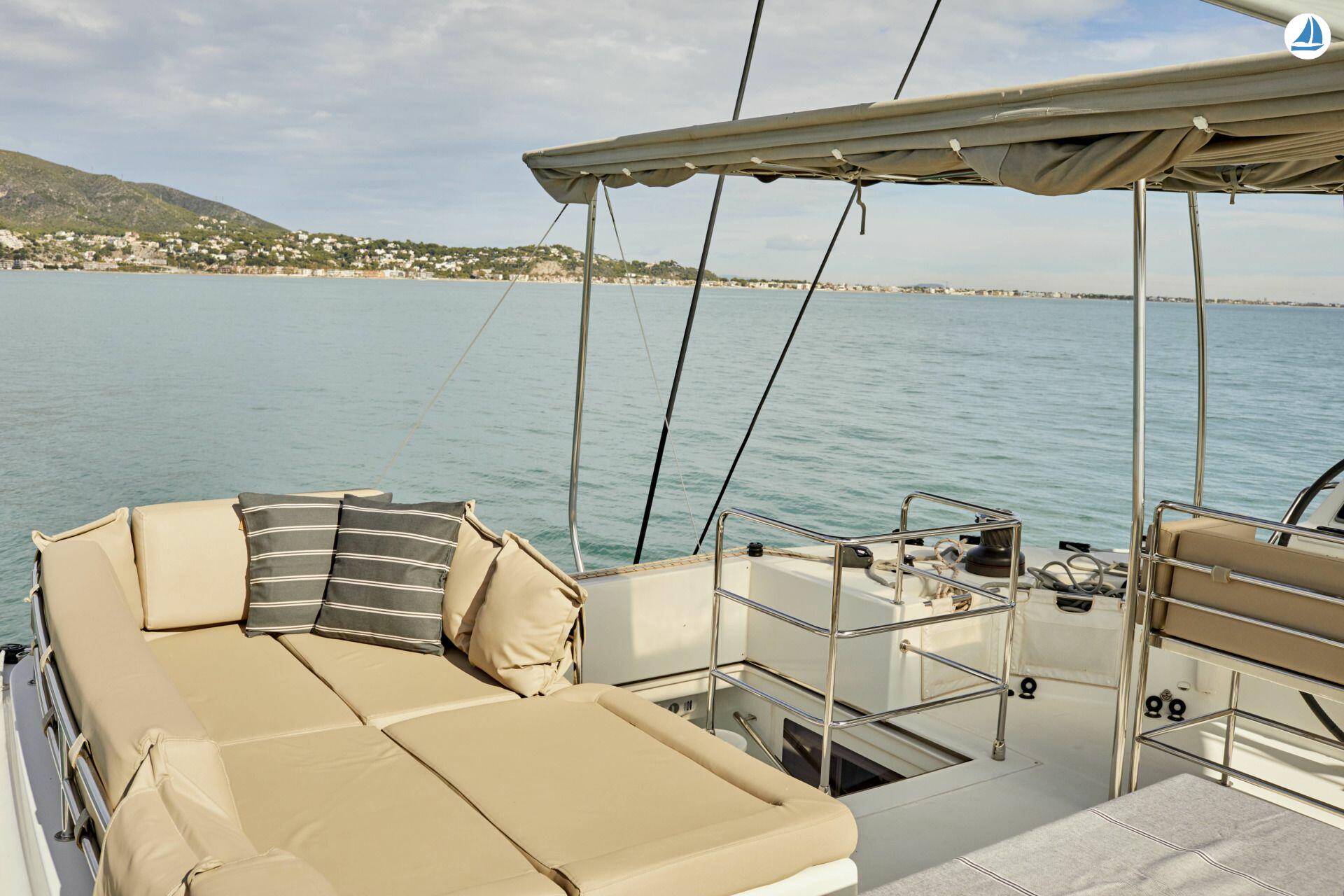 صور Lagoon Catamarans 560 10