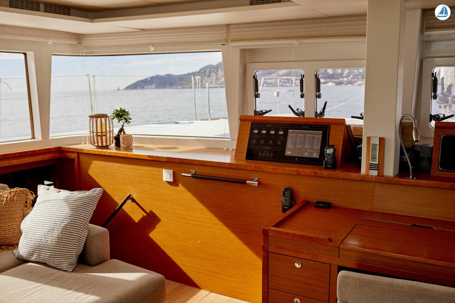 صور Lagoon Catamarans 560 13