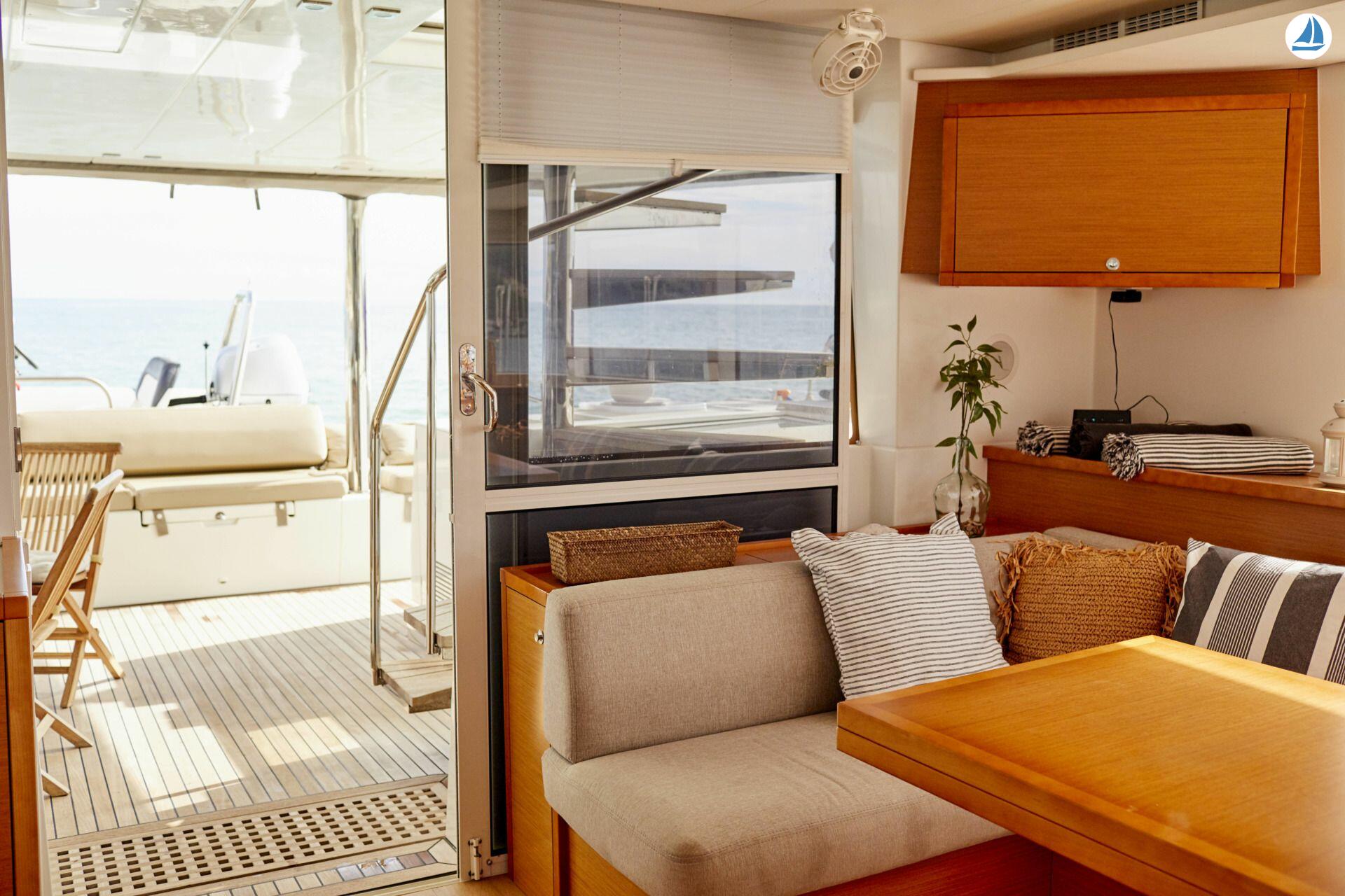 صور Lagoon Catamarans 560 14