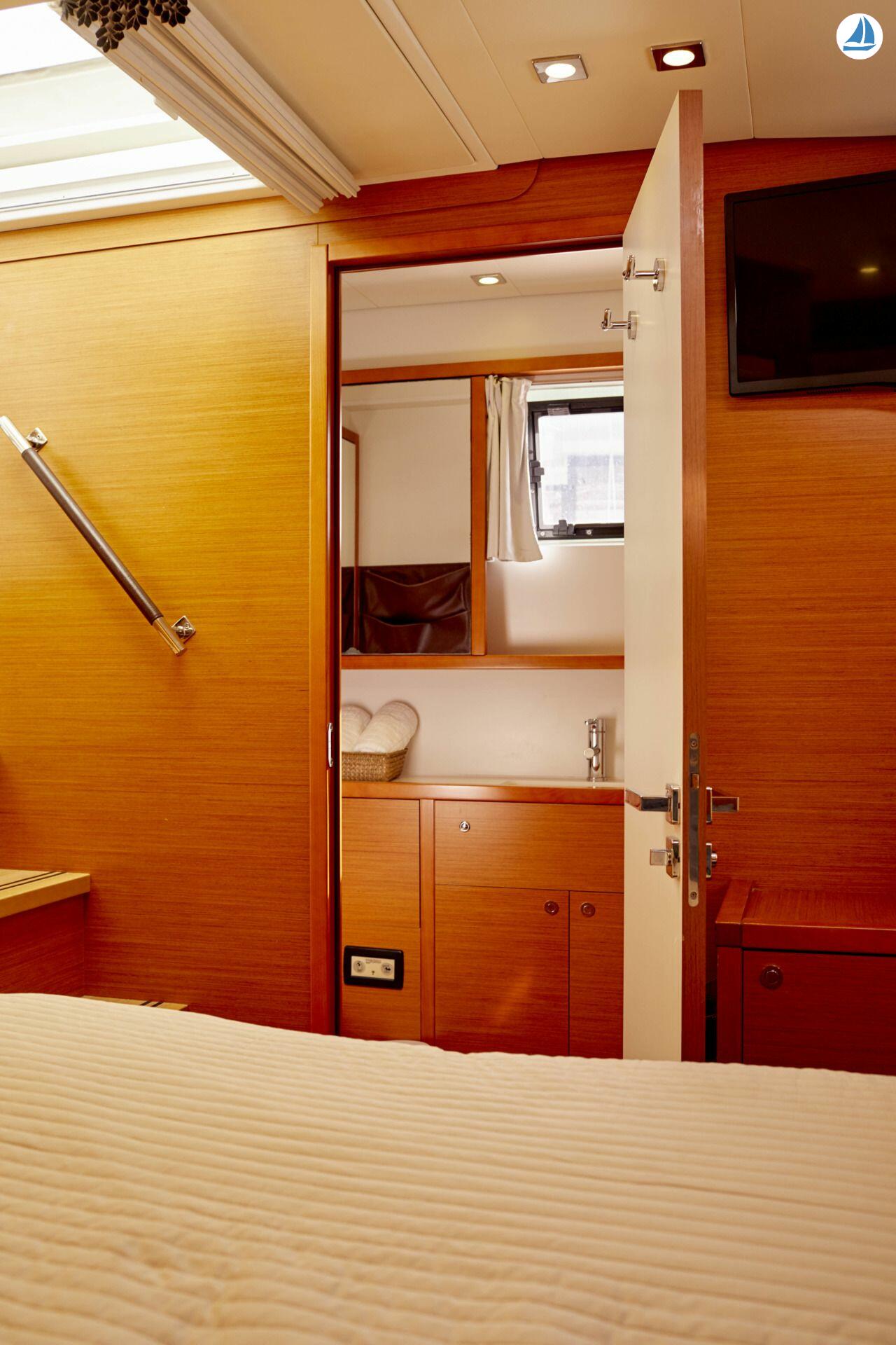 صور Lagoon Catamarans 560 25