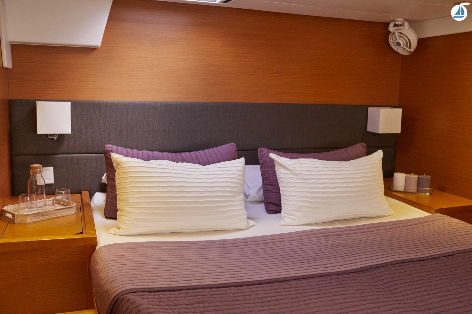 صور Lagoon Catamarans 560 27