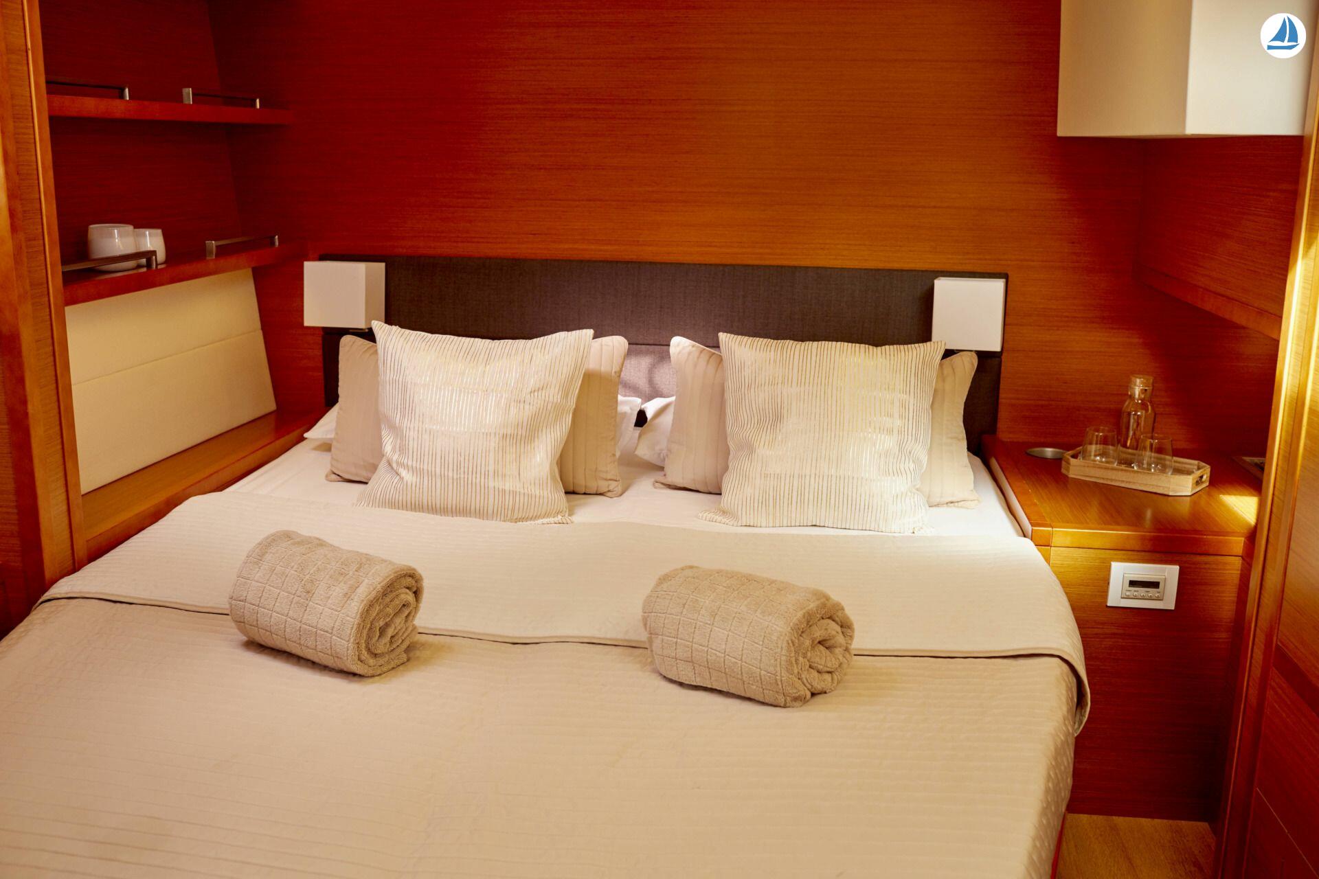 صور Lagoon Catamarans 560 29