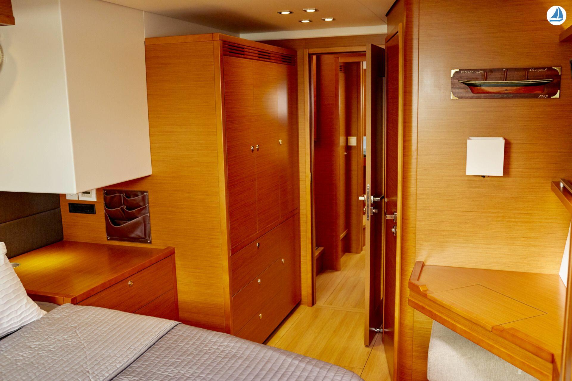 صور Lagoon Catamarans 560 31