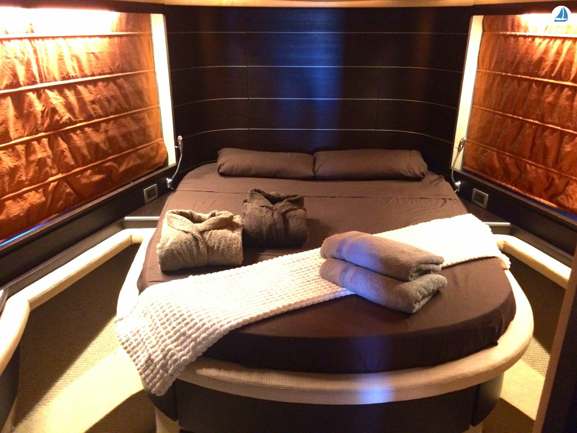صور Azimut 68s 12