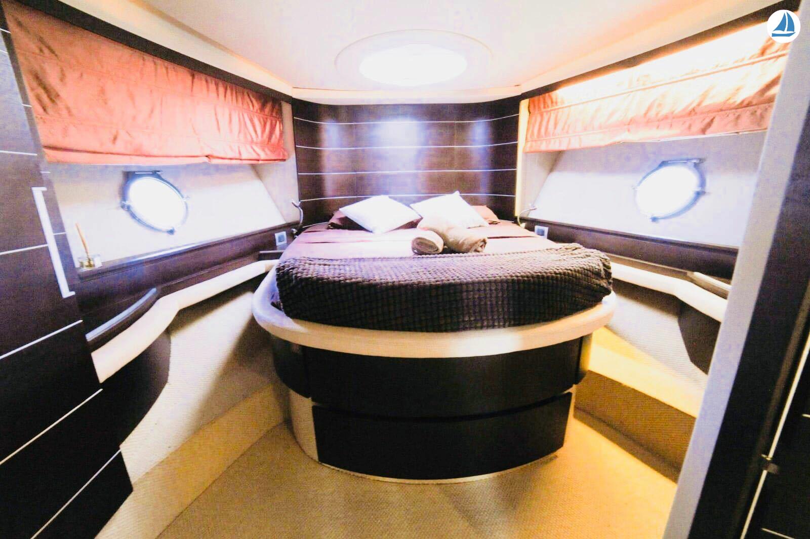صور Azimut 68s 19