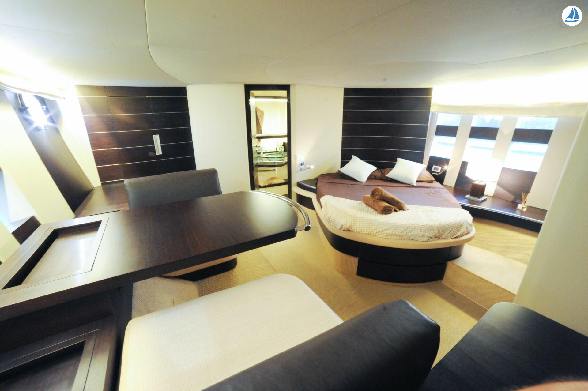 صور Azimut 68s 21