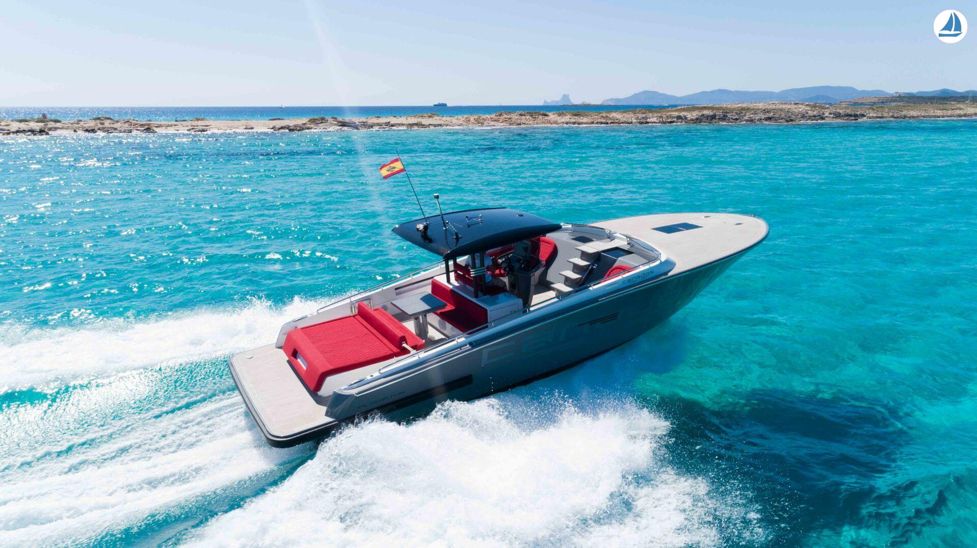 صور Canados 42 Gladiator 2