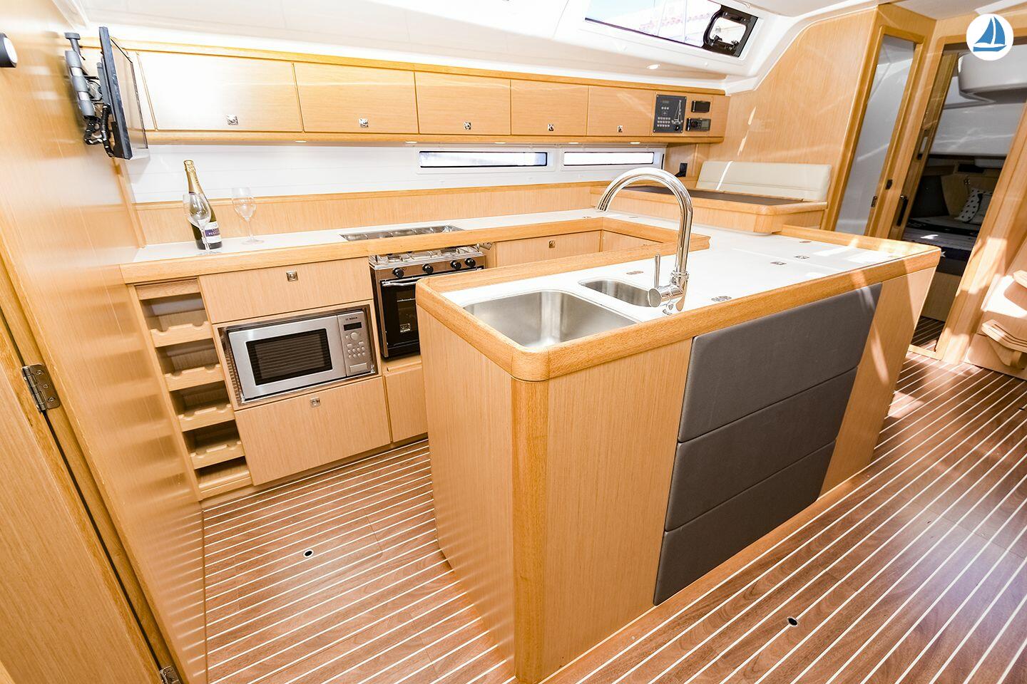 صور Bavaria 56 10