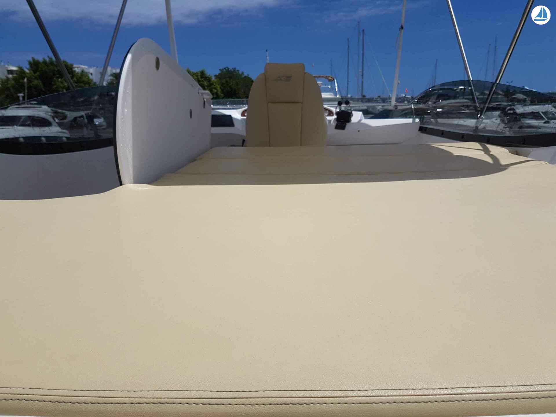 صور Galeon 290 FLY 10