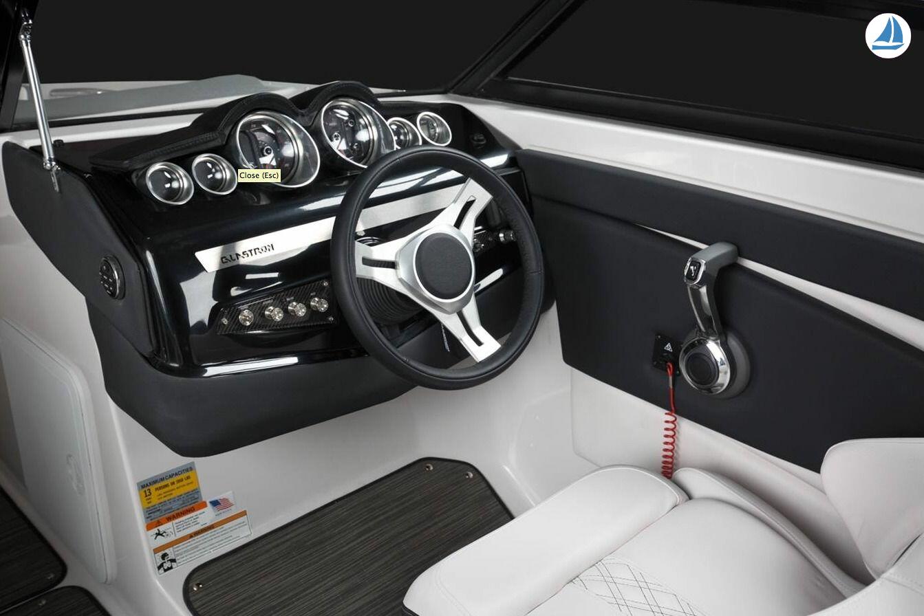 صور Glastron 240 GT 5