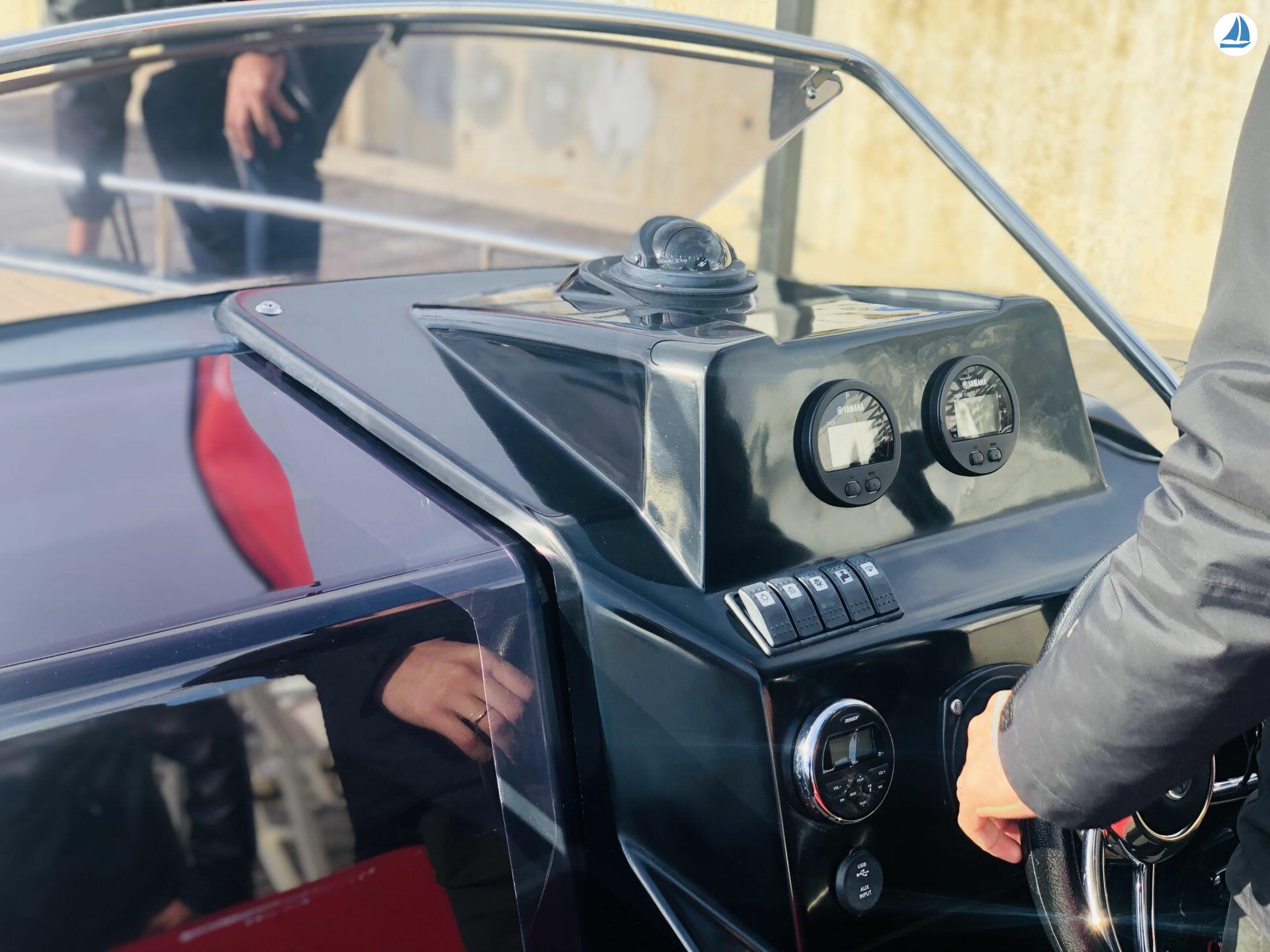 صور Nuva yachts M6 Cabin 4