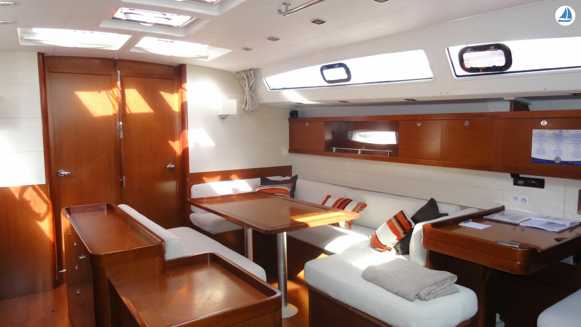 صور Beneteau OCEANIS 50 6