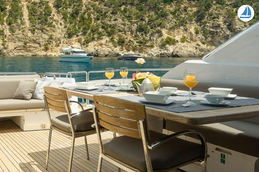 صور Sunseeker PREDATOR 108 15
