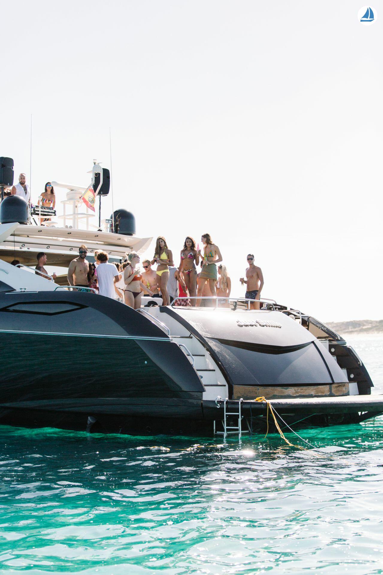 صور Sunseeker Predator 82 4