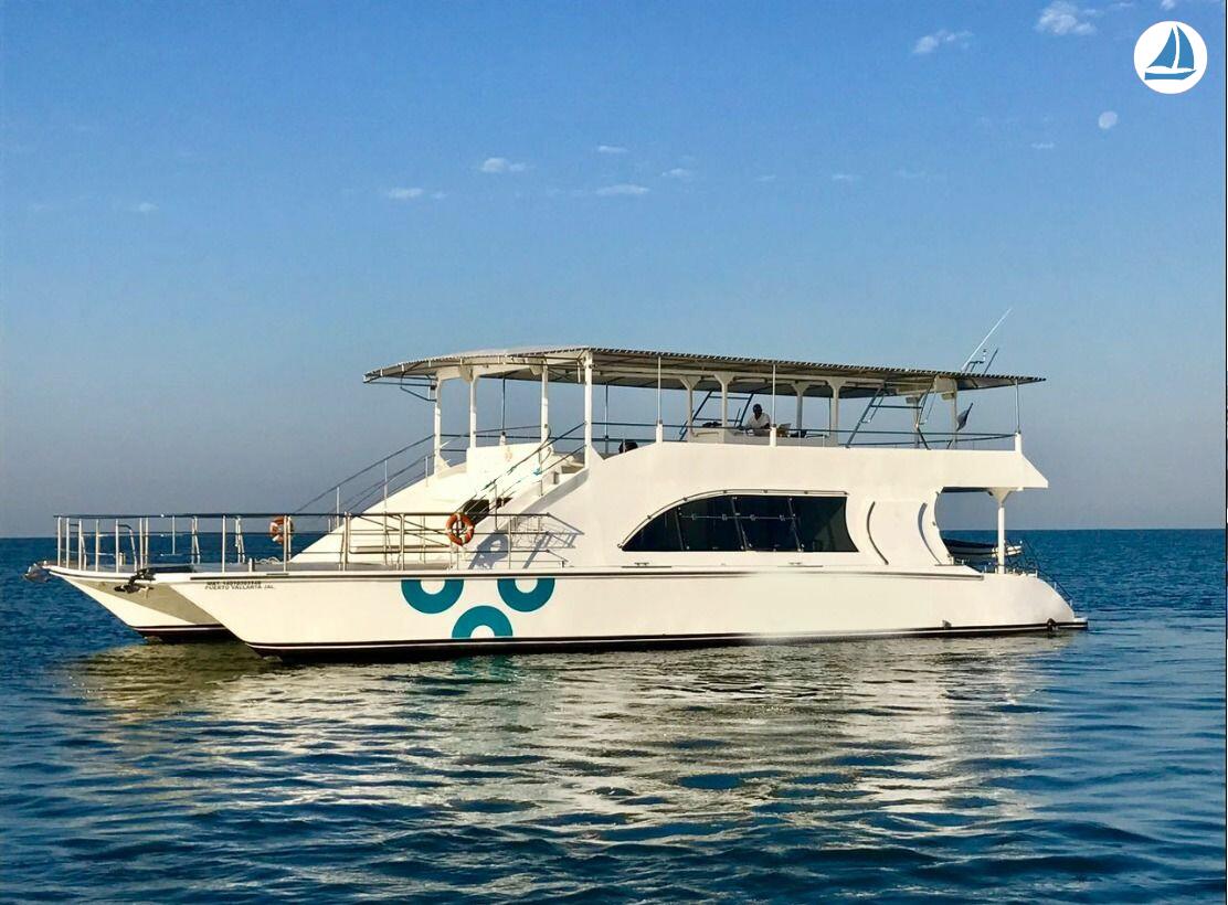 صور Custom Catamaran 62 1