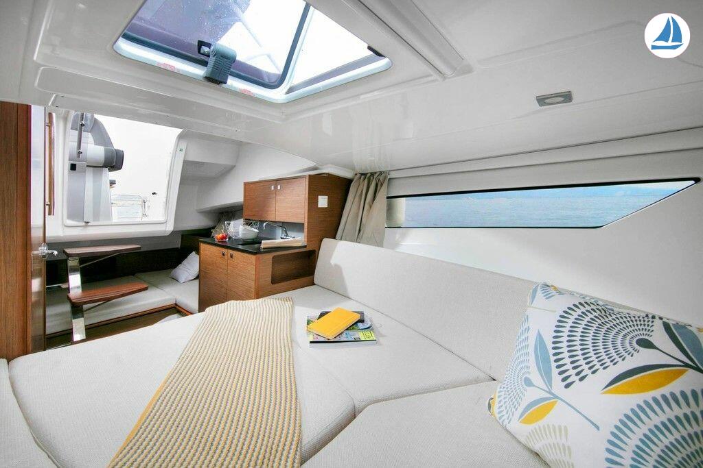 صور Jeanneau Cap Camarat 9.0WA 7