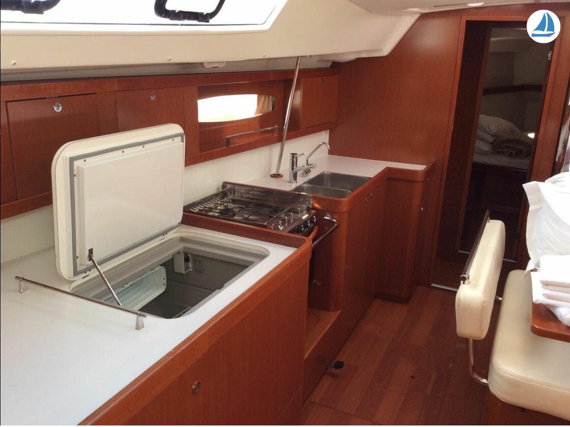 صور Beneteau OCEANIS 46 7