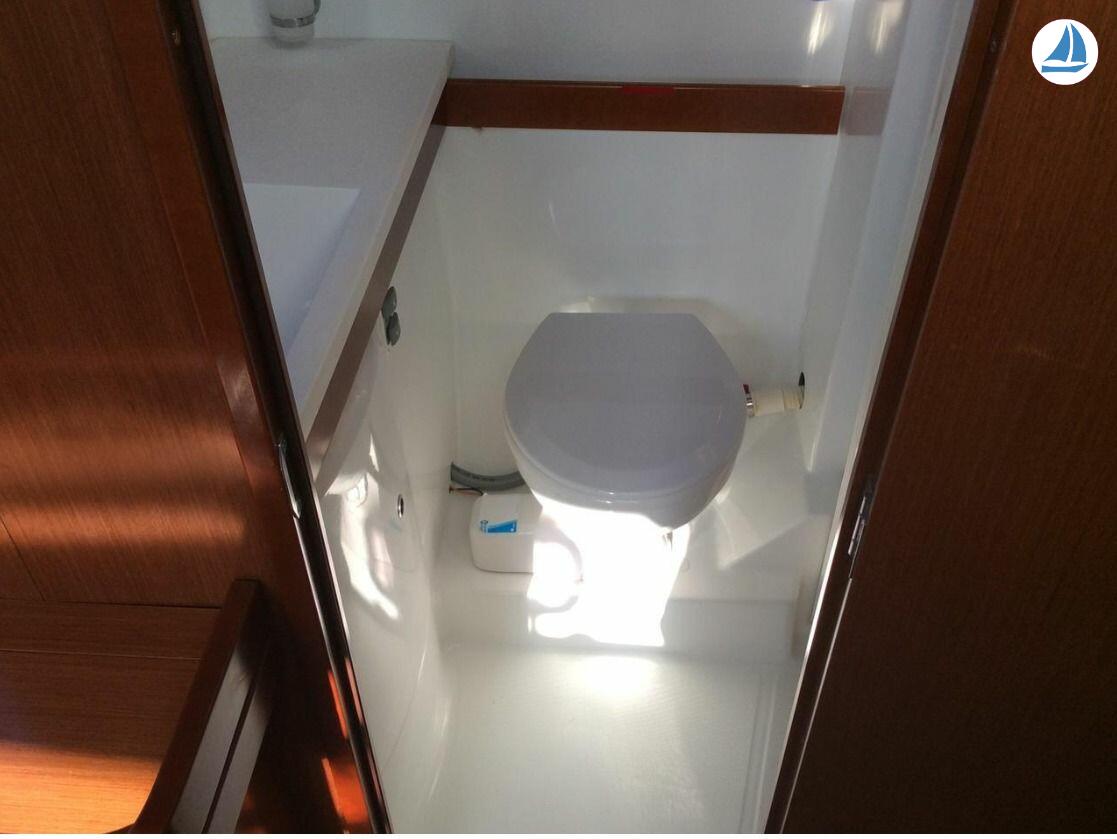 صور Beneteau OCEANIS 46 9
