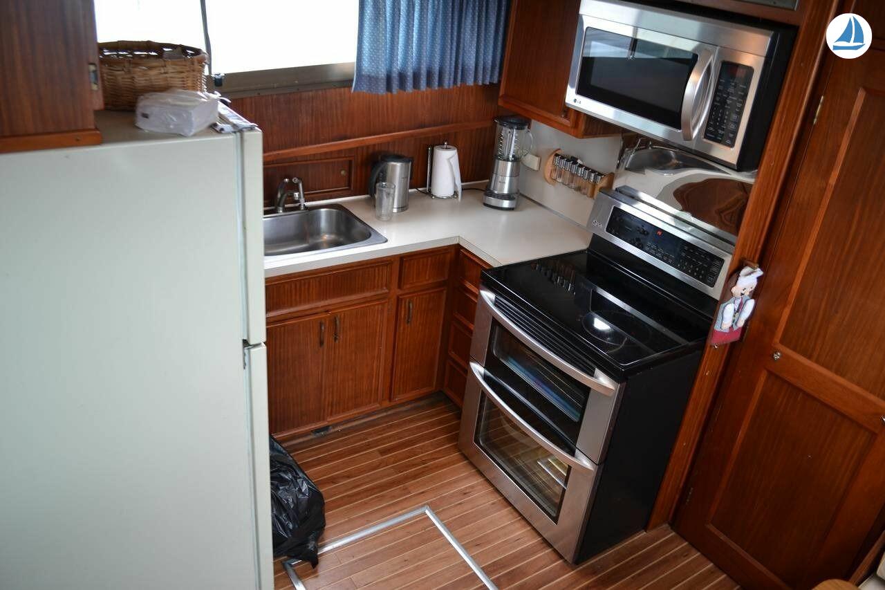 صور Hatteras MOTOR YACHT 3