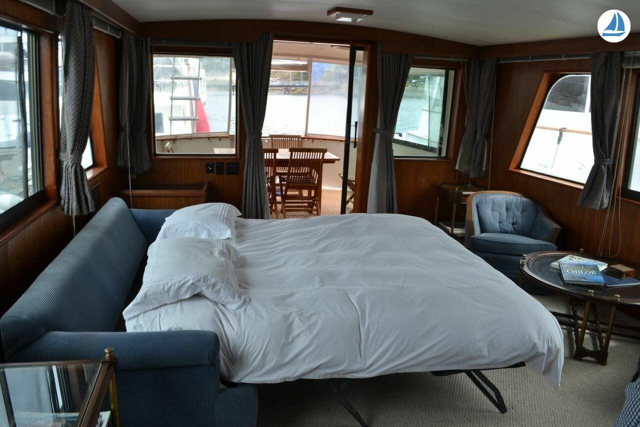 صور Hatteras MOTOR YACHT 7