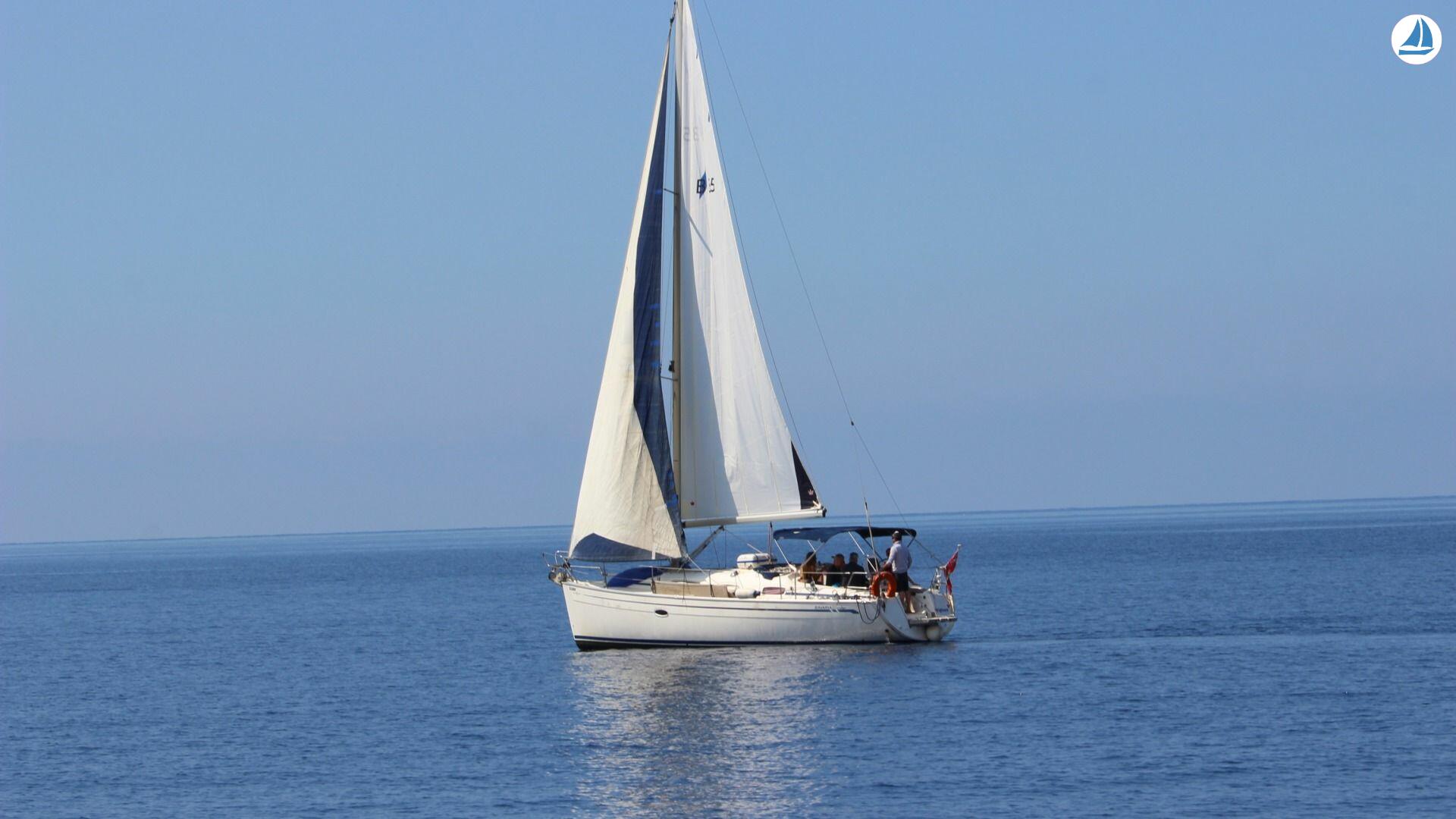 صور Bavaria 35 Sloop 2