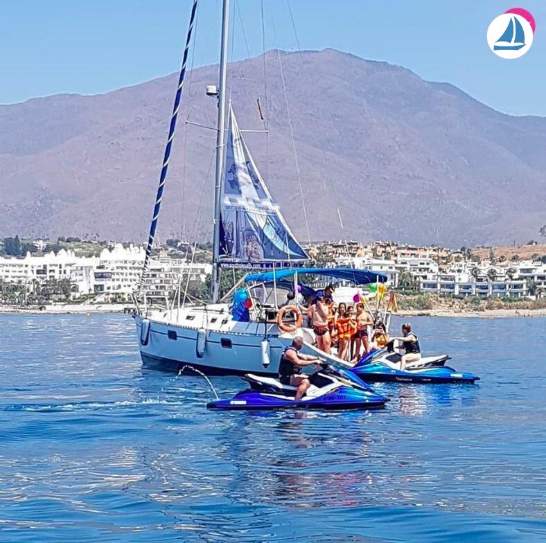 صور Beneteau OCEANIS 351 6