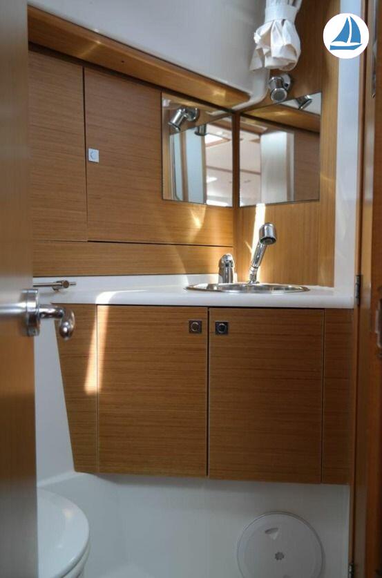 صور Jeanneau Odyssey 44i 8