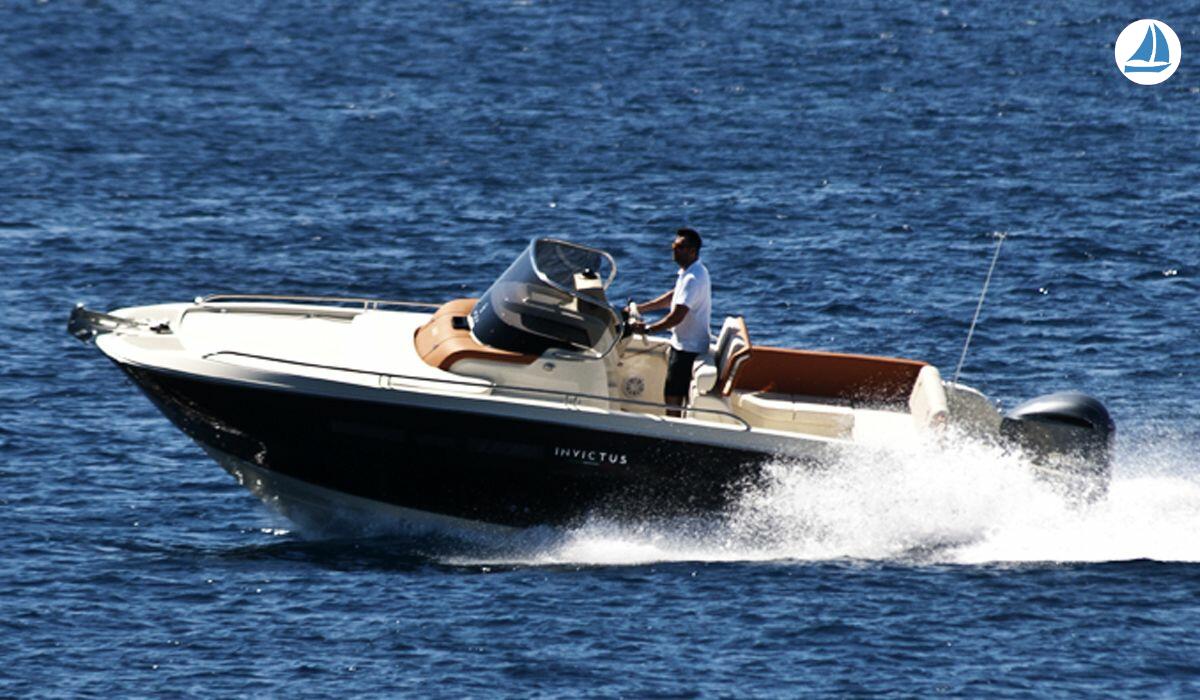 صور Invictus Yachts 240 cx 1