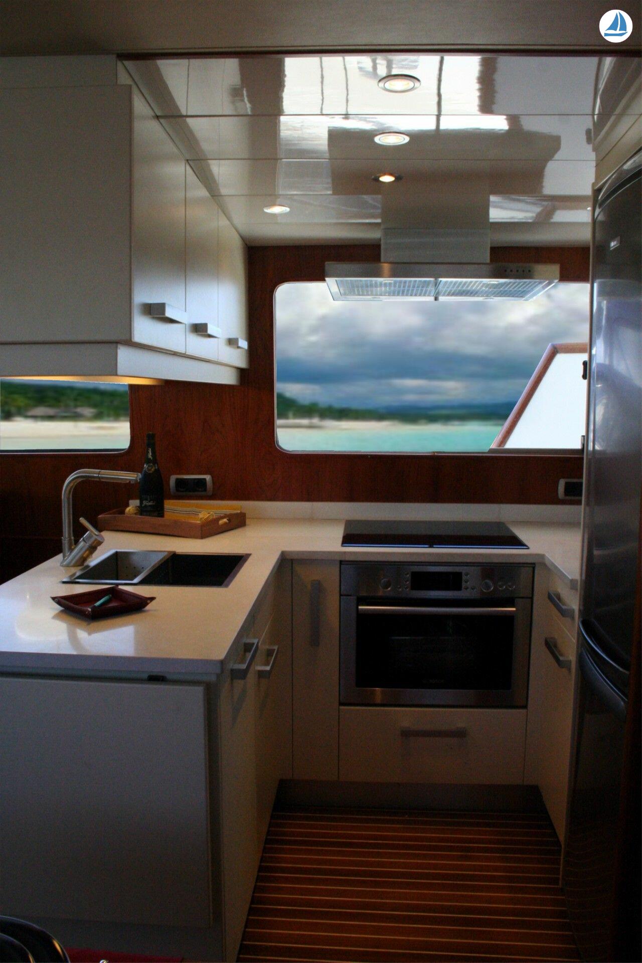 صور Alberto Vargas Gracia, Eva Morera y Jober Noubelt Trawler 19