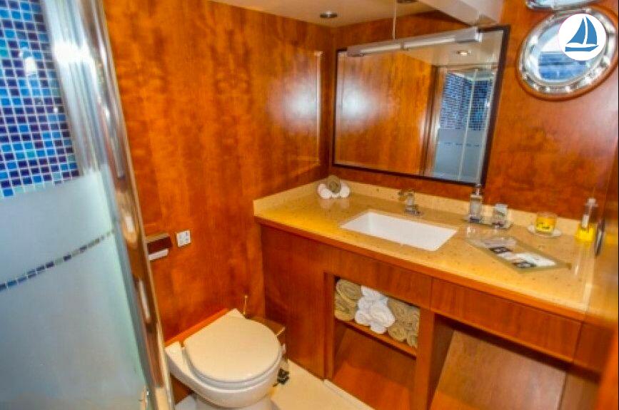 صور Alberto Vargas Gracia, Eva Morera y Jober Noubelt Trawler 22