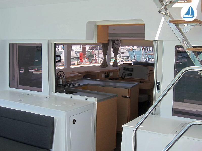 صور Lagoon 450 S 12