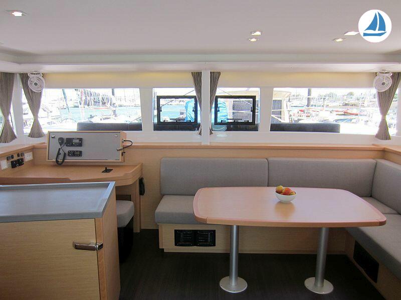 صور Lagoon 450 S 18